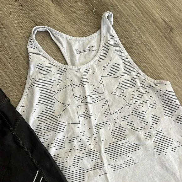 Under Armour Black and Gray Leggings, With Mathching Top. - Picture 3 of 8